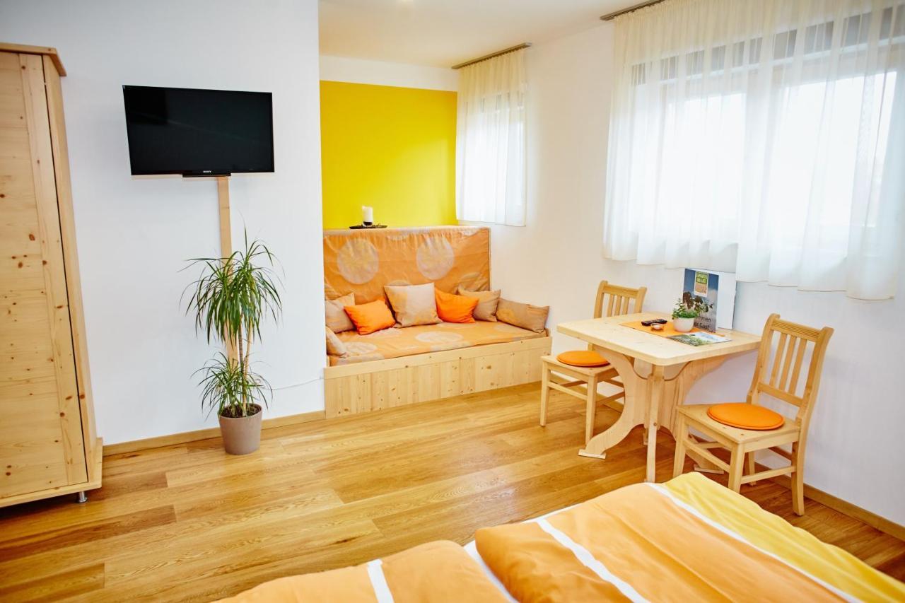 Schmankerl Und Gast Acomodação com café da manhã Rohrendorf bei Krems Exterior foto